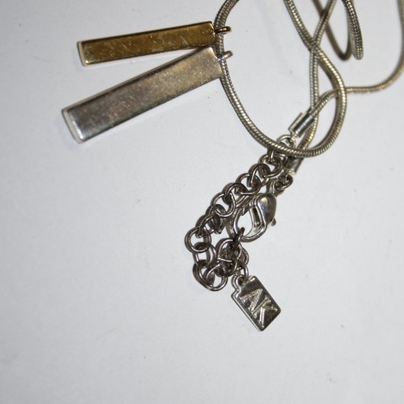 Beautiful silver and gold bar drop necklace 15-17" - Picture 2 of 5